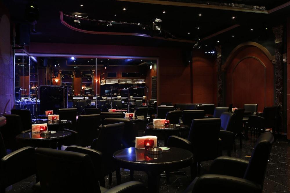 Broadway Hotel Дубай Екстериор снимка