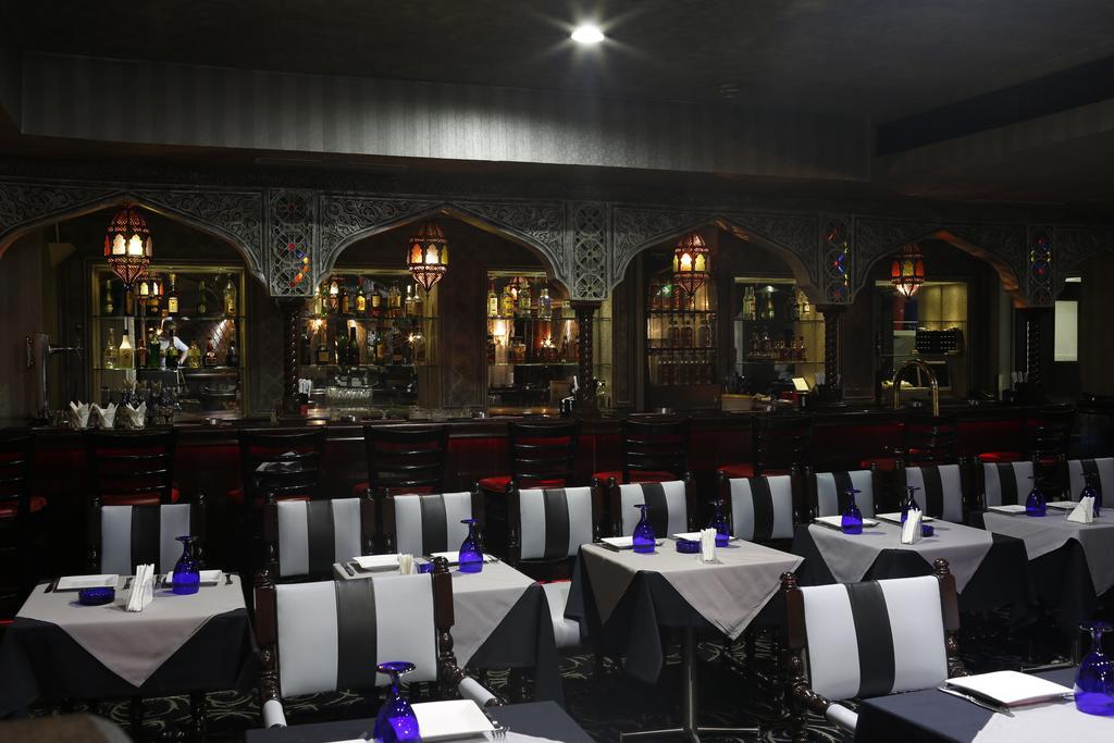 Broadway Hotel Дубай Екстериор снимка