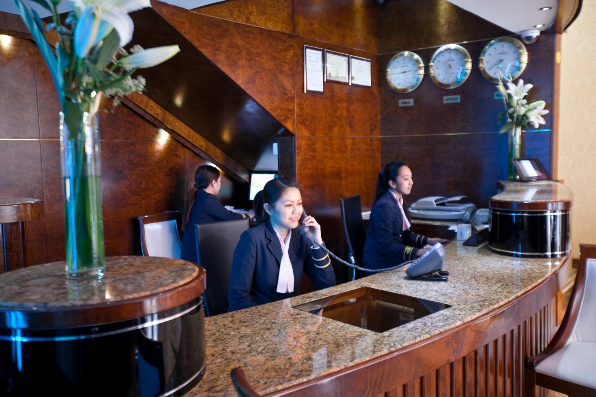 Broadway Hotel Дубай Екстериор снимка