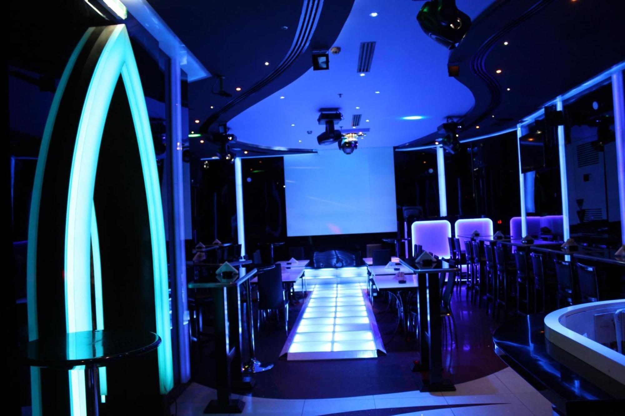 Broadway Hotel Дубай Екстериор снимка