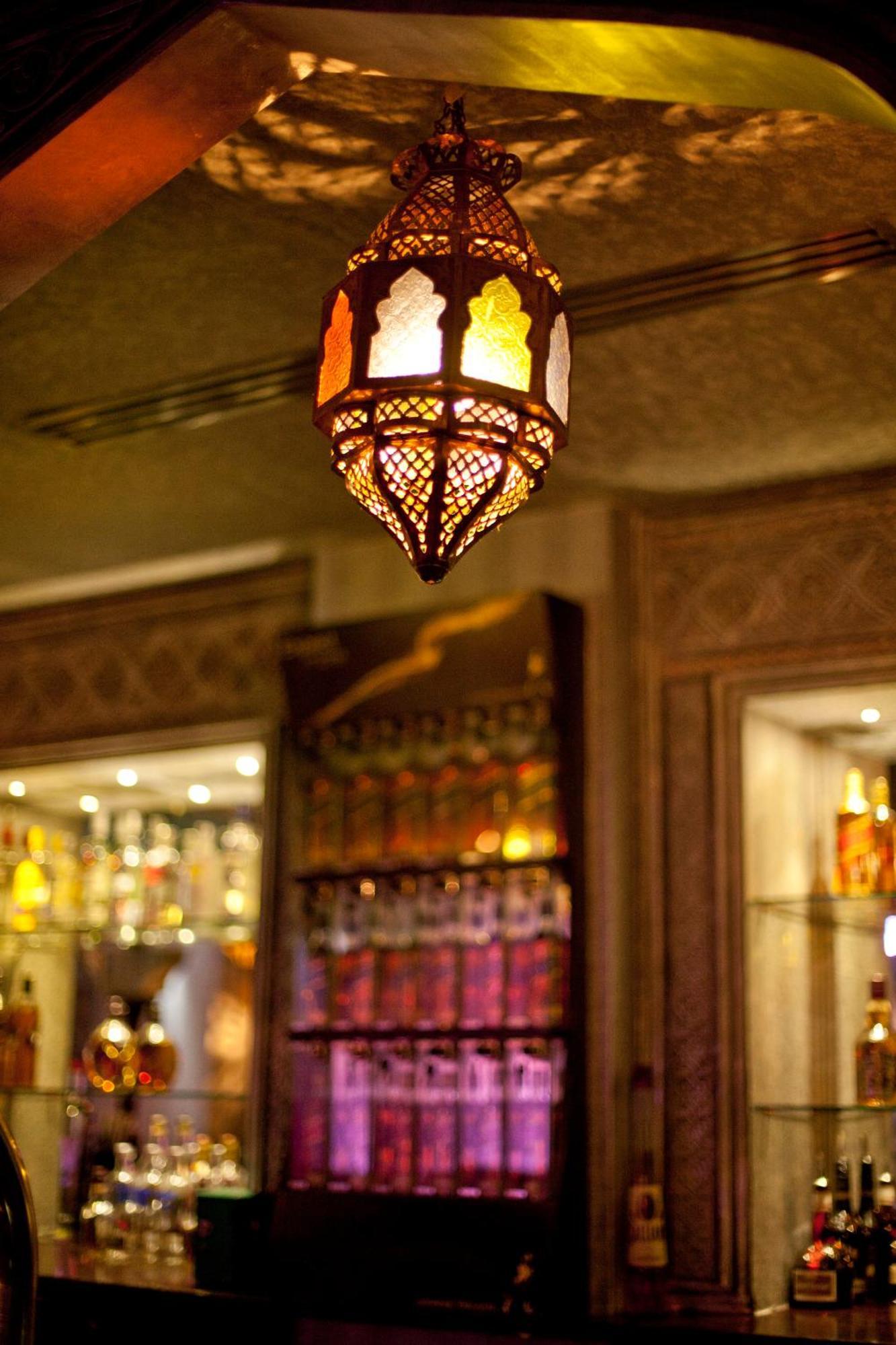 Broadway Hotel Дубай Екстериор снимка