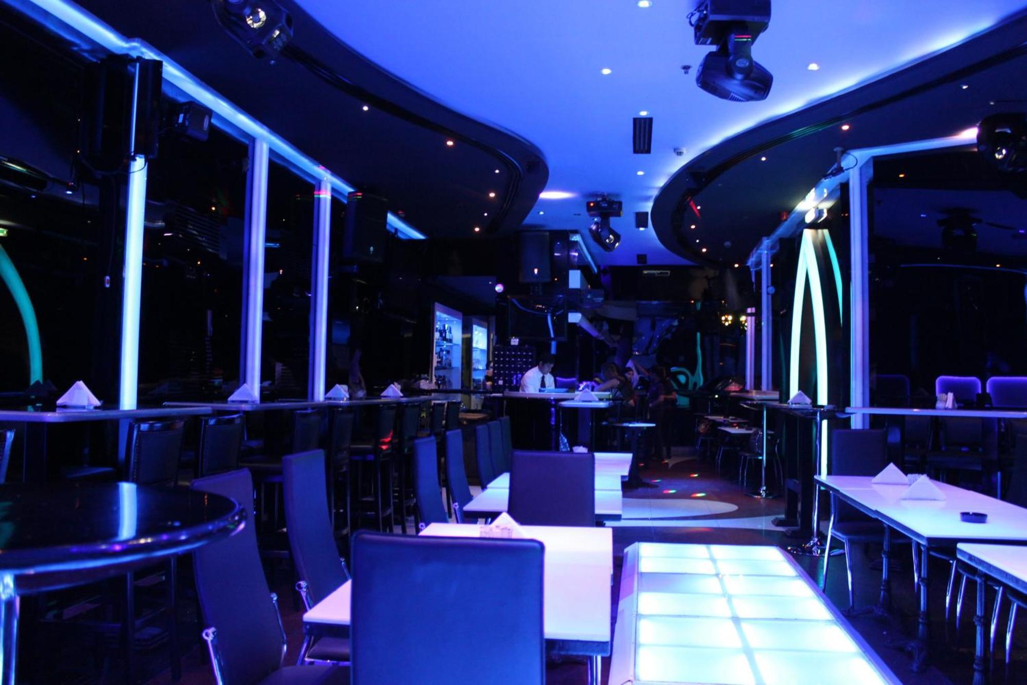 Broadway Hotel Дубай Екстериор снимка