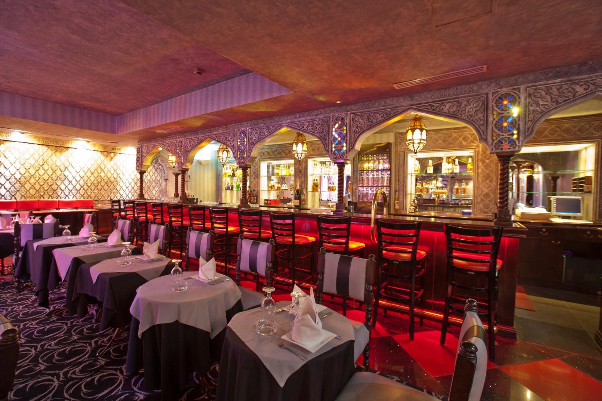 Broadway Hotel Дубай Екстериор снимка