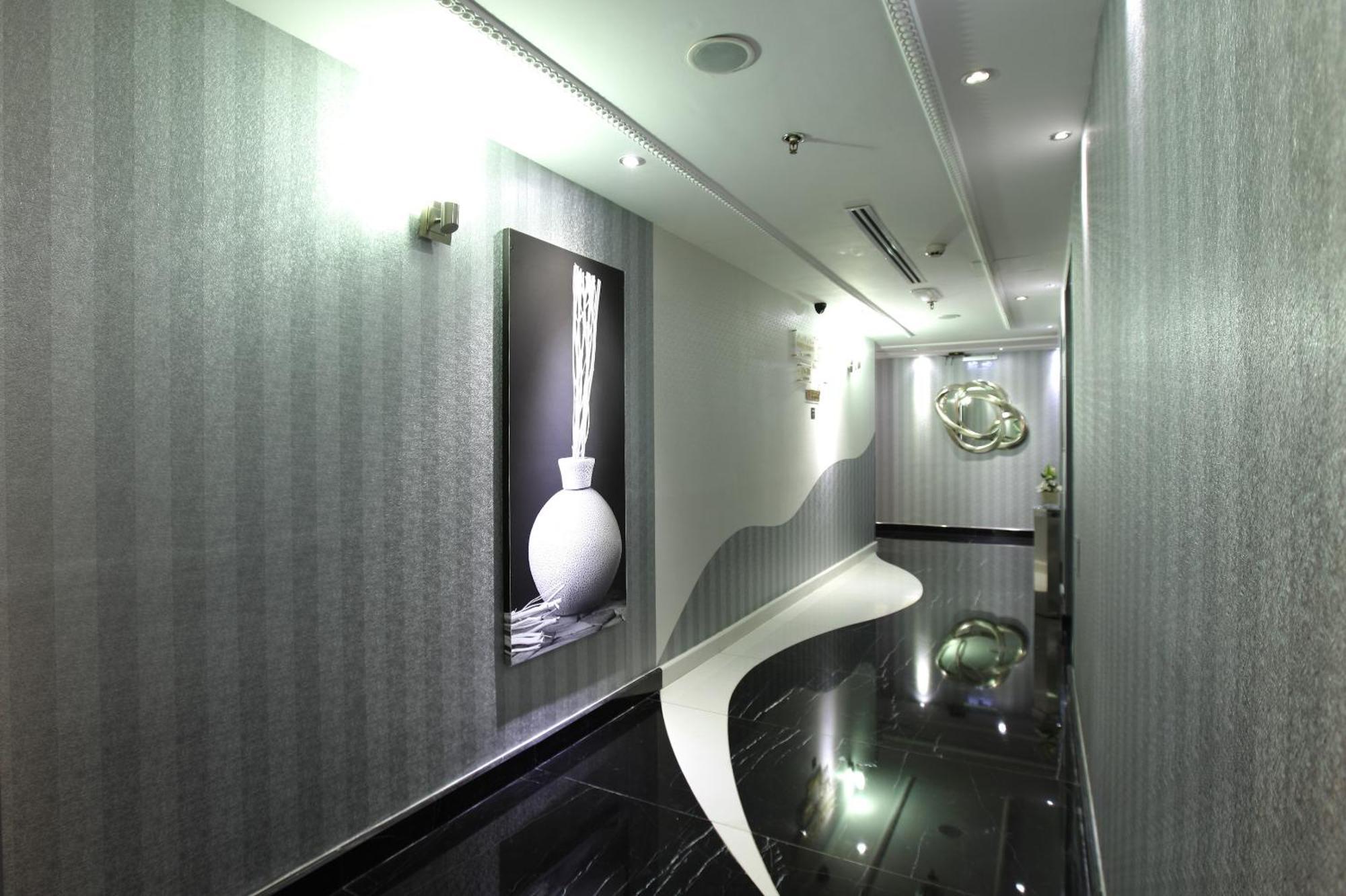 Broadway Hotel Дубай Екстериор снимка