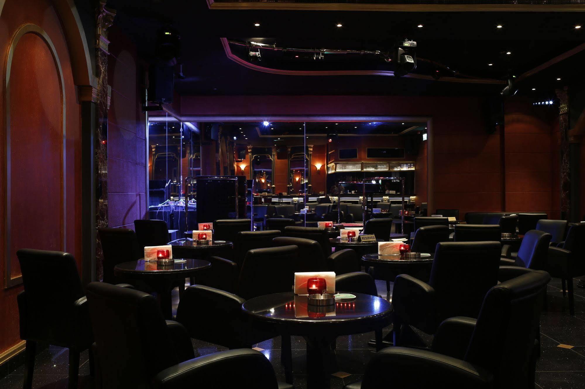 Broadway Hotel Дубай Екстериор снимка