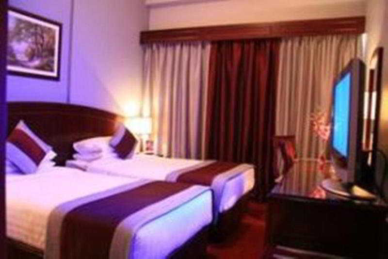 Broadway Hotel Дубай Екстериор снимка